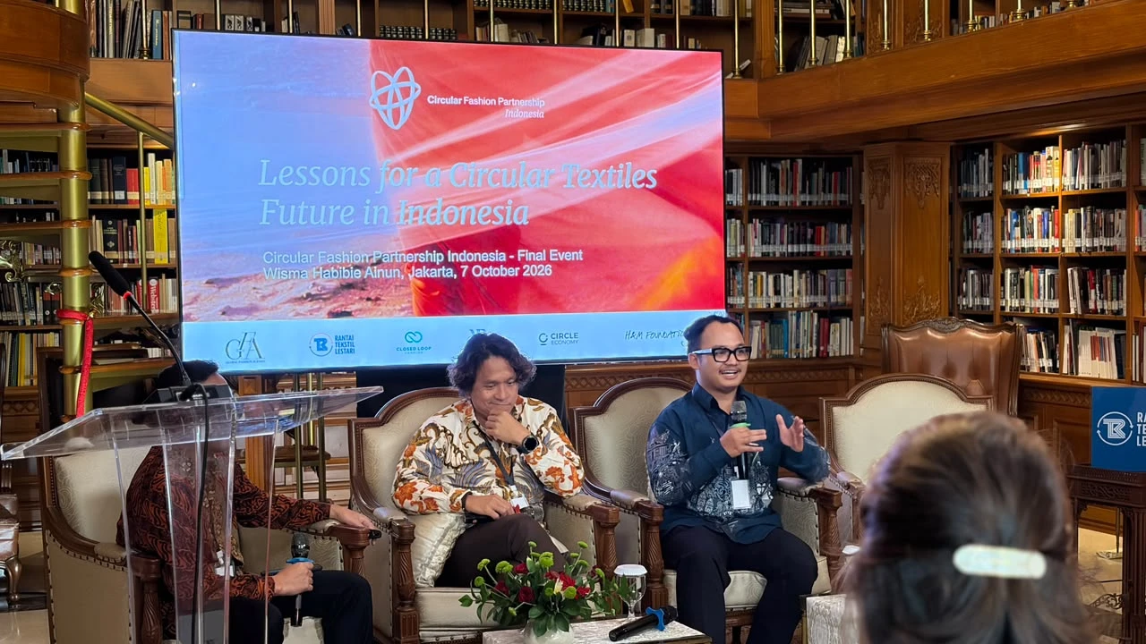 Dokumentasi pembicara pada acara Circular Fashion Partnership di Wisma Habibie Ainun, Jakarta